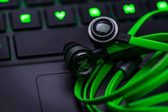Razer Expands The Razer Hammerhead V2 In-Ear Audio Line With Bluetooth And iOS Lightning Models