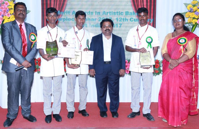 Chennais Amirta Gives Away Academic Awards and Scholarships to Outstanding Students